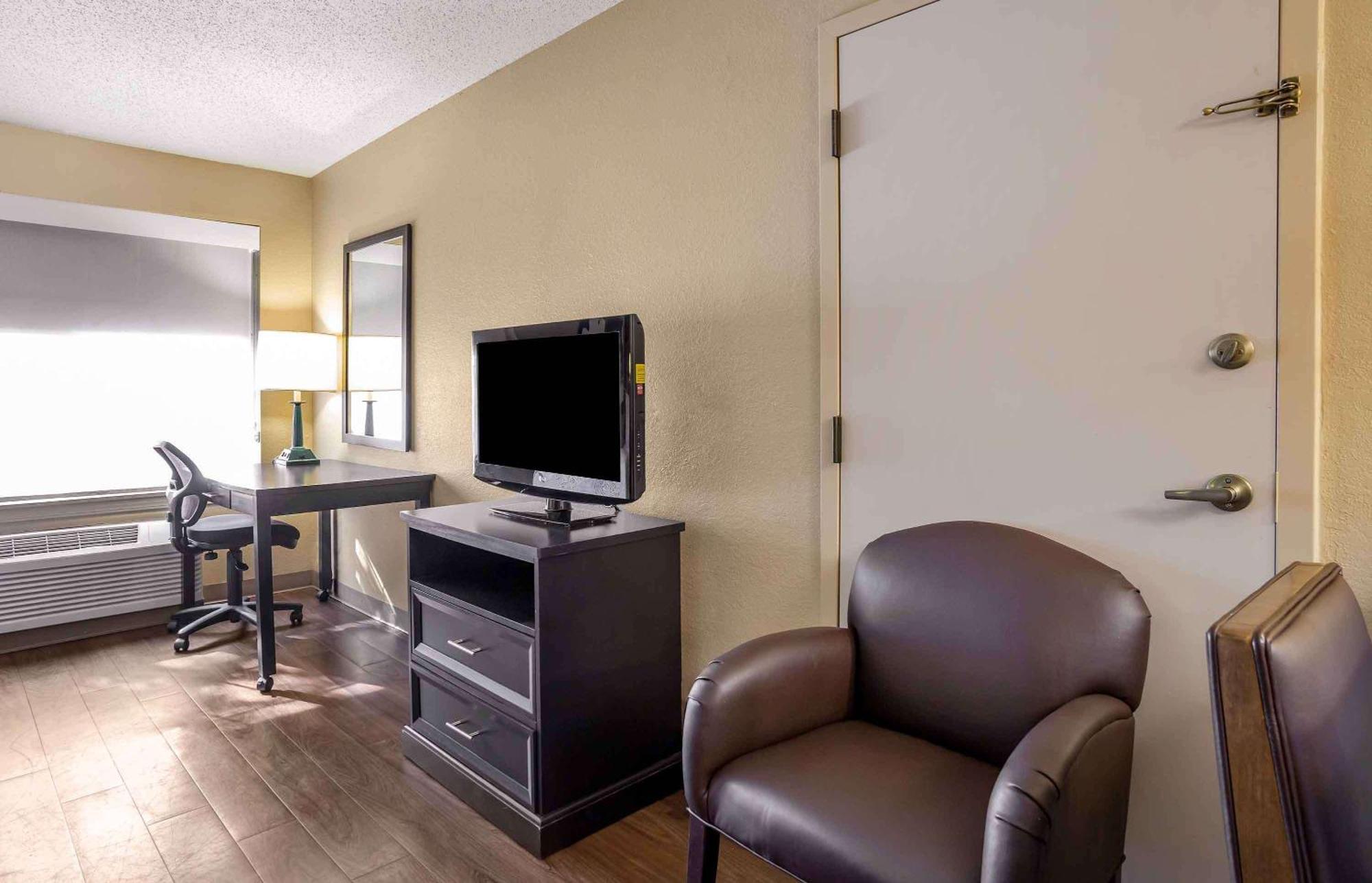 Extended Stay America Suites - Norwalk - Stamford Екстериор снимка