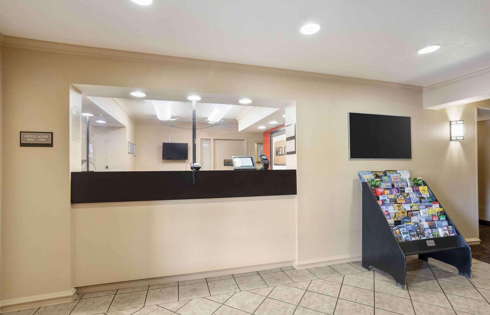 Extended Stay America Suites - Norwalk - Stamford Екстериор снимка